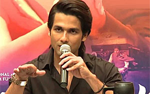 Shahid Kapoor Misbehaves With Media