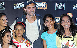 Hrithik Hosts 'Bang Bang' Screening