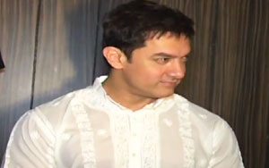 Aamir Khan Celebrates Diwali with Friends