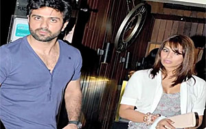 Bipasha Basu & Harman Baweja Angry on Media 