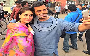 Salman And Kareena special Selfie for 'Bajrangi Bhaijaan'