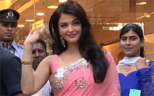 Aishwarya Rai Inaugurates Kalyan Jewellers