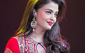 Aishwarya Receives The 'ICON OF INDIA' Award