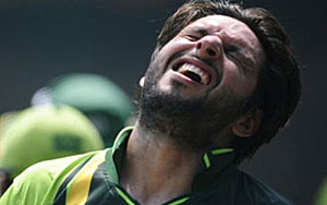 Hyderabadi Style News on Afridi's Injury! Hilarious...