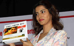 Manasvi Mamgai Shows Bruce Lee Stunts