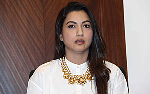 Gauhar Khan finally broke her silence on the infamous Slap cotroversy in a press conference today. She expressed her anger on the matter, and also said that a complaint has been filed against that man.