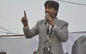 Kumar Vishwas Targets Kiran Bedi