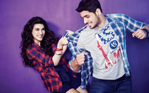 Sidharth & Kriti Heat Up The Dance Floor