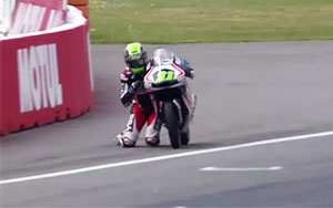  Moto3 Rider Crosses Finish Line on His Knees