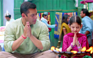 Munni reveals where she is from! Promo - 'Bajrangi Bhaijaan'