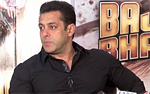 Salman's RUDE Comments for Targetting Pakistan