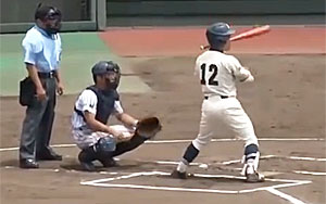 Japanese HS Batter Has the Craziest Pre-at-Bat Routine