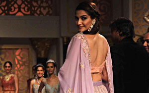 Sonam Kapoor at IIJW 2015