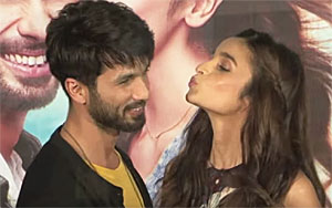 Shahid Kapoor MAKES FUN Of Alia Bhatt