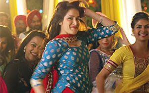 Ghagre Di Lauwn Song ft. Sagarika Ghatge