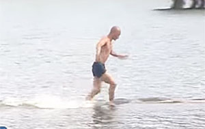 Shaolin monk runs atop water for 125 meters, sets new record