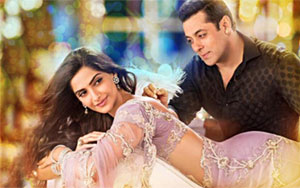 Salman Khan`s much awaited movie `Prem Ratan Dhan Payo` hits the silver screens and here`s the MOVIE REVIEW of `Prem Ratan Dhan Payo`