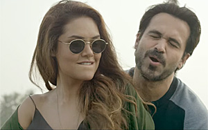 Main Rahoon Ya Na Rahoon Song ft. Emraan Hashmi & Esha Gupta