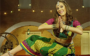  Watch Hazel Keech in Daant Saiyaan Ne Item Song - 'Baankey Ki Crazy Baraat'