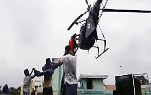 Chennai Floods - A Pregnant Woman Resuced By IAF Helicopter