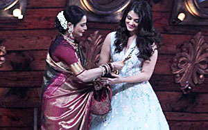 Aishwarya Rai Bachchan CALLS Rekha As 'Maa'