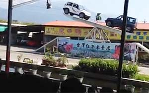 Japanese Gameshow - Car Seesaw