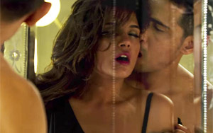 Watch Richa Chadda's Phir Teri Bahon Mein Song - 'Cabaret'