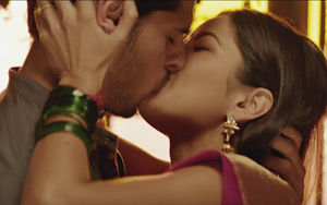 Katrina Kisses Sid for Getting the Numbers Right - 'Baar Baar Dekho' Promo