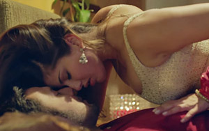 Main Adhoora Uncensored Song - 'Beiimaan Love'