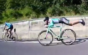 Skilful Cyclist Rides Crazy Speeds