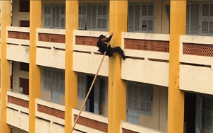 Vietnamese Tactical Team Has A Weird Way To Scale Buildings