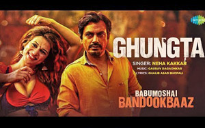 Watch the foot thumping dance number `Ghungta` from the Bollywood film `Babumoshai Bandookbaaz`(inspired and recreated from the 1979 song Koi uthaye mera ghungta from the film, `Dhongi`)<br>Singer: Neha Kakkar<br>Music: Gaurav Dagaonkar<br>Lyrics: Ghalib Asad Bhopali<br>Remixed by Gaurav Dagaonkar<br>Featuring: Nawazuddin Siddiqui, Bidita Bag, Jatin Goswami, Shraddha Das, Anil George, Bhagwan Tiwari, Murli Sharma, Jitu Shivhare, Navin Tyagi and Divya Dutta<br>Directed by Kushan Nandy