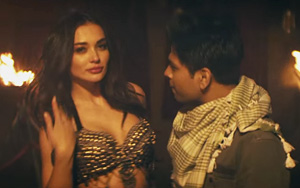 Presenting the official music video of Mehbooba sung by Ankit Tiwari featuring Amy Jackson<br>Music Director: Ankit Tiwari<br>Singer: Ankit Tiwari<br>Lyricist: Anurag Bhomia