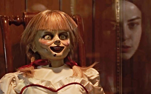 Hindi trailer of upcoming American supernatural horror film Annabelle Comes Home. It`s based on the legend of the Annabelle doll. It serves as a sequel to 2014`s Annabelle and 2017`s Annabelle: Creation, and as the seventh installment in the Conjuring Universe franchise.<br>
Director: Gary Dauberman<br>
Cast: Mckenna Grace, Madison Iseman, Katie Sarife, Patrick Wilson, Vera Farmiga, Stephen Blackehart, Steve Coulter, Paul Dean, Luca Luhan