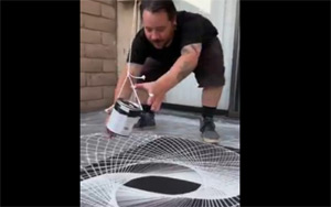 Oddly Satisfying - Pendulum Swing Painting