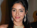 Asin Unveils Latest Filmfare