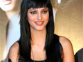 Shruti sizzles at Luck press meet