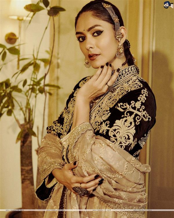 Mrunal Thakur